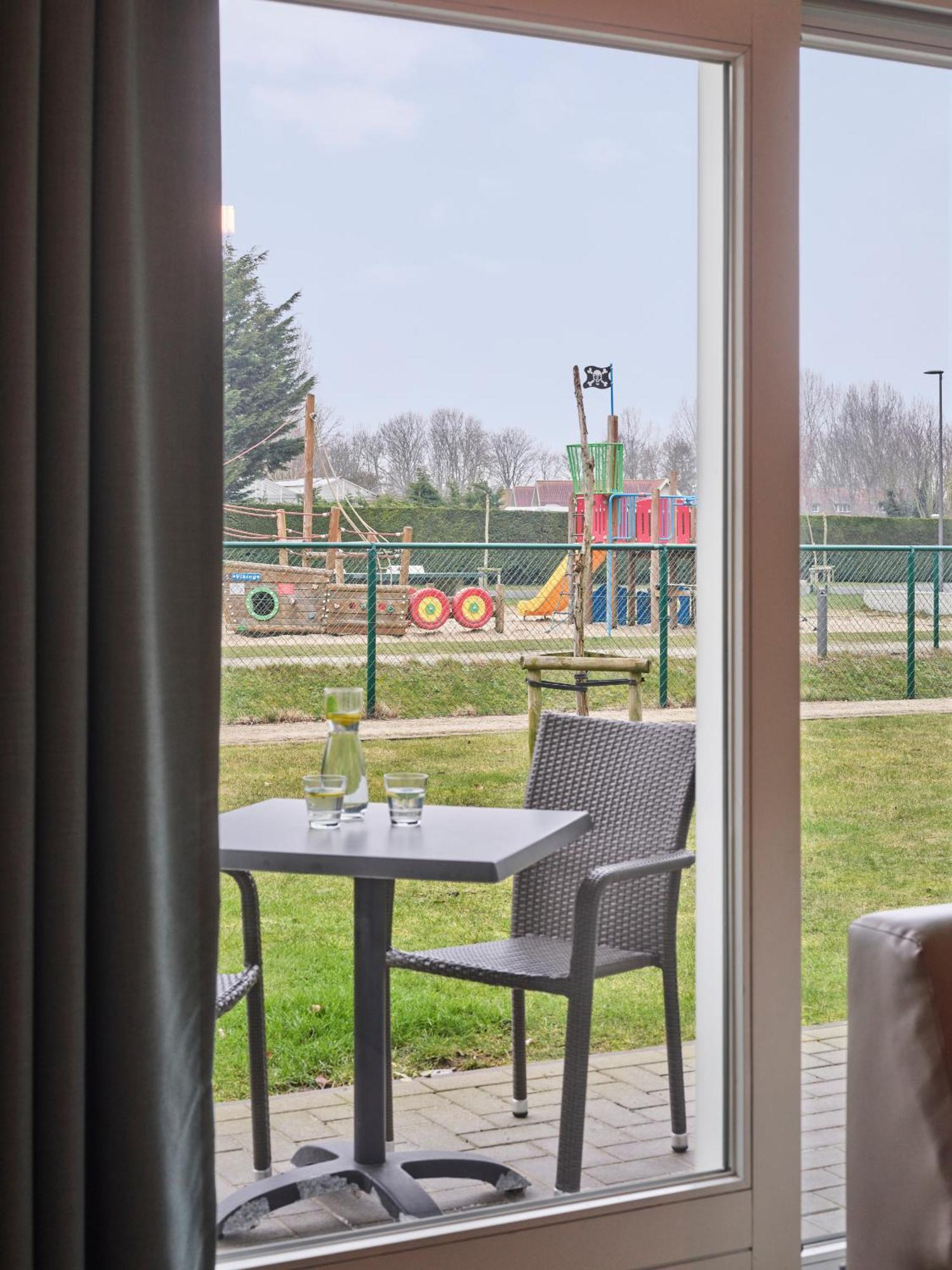 Holiday Suites นิวว์ปอร์ท ภายนอก รูปภาพ