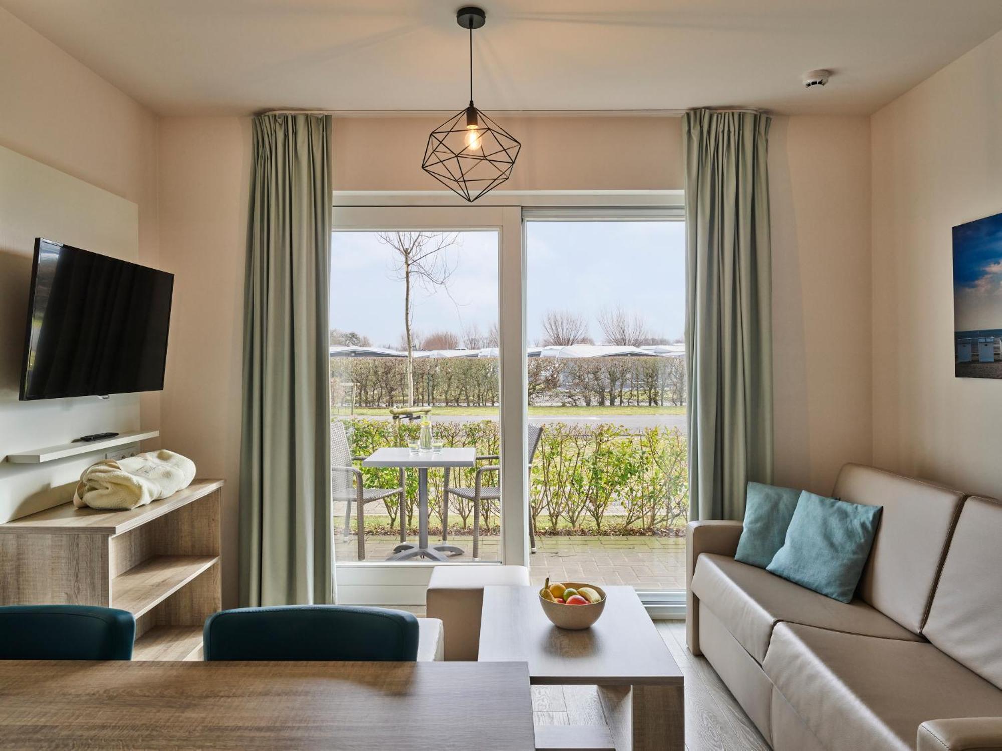 Holiday Suites นิวว์ปอร์ท ภายนอก รูปภาพ