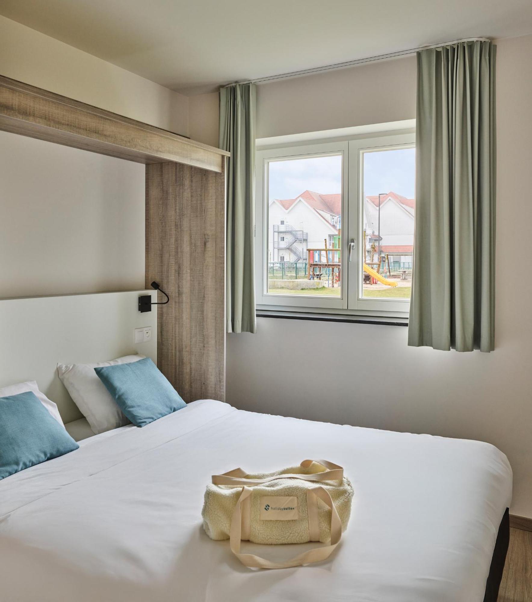 Holiday Suites นิวว์ปอร์ท ภายนอก รูปภาพ